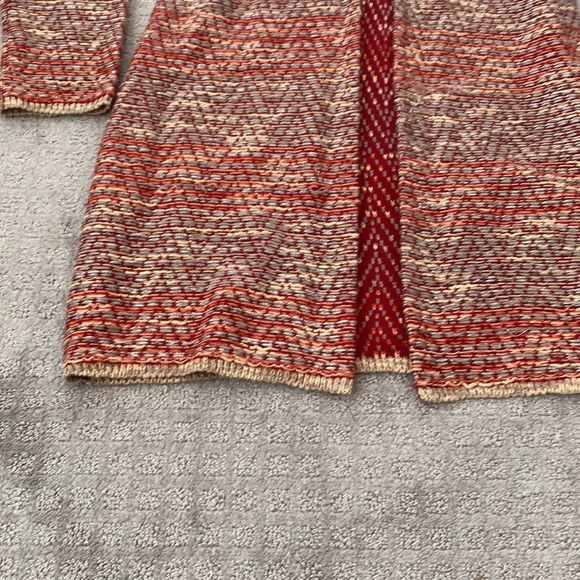 Open from sweater - Picture 3 of 3